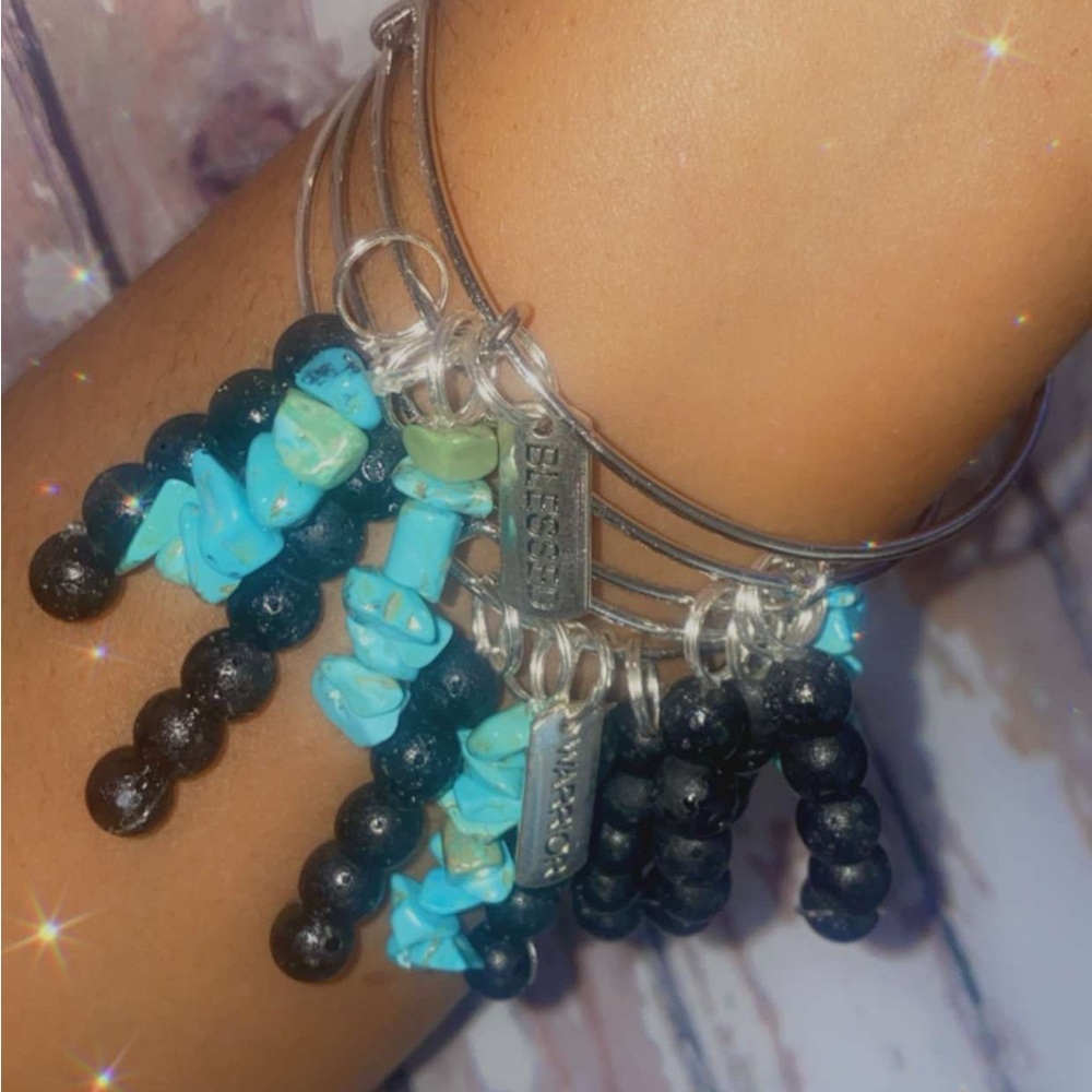 U R Essential Vibes Adjustable Bangles - Picture 4 of 4
